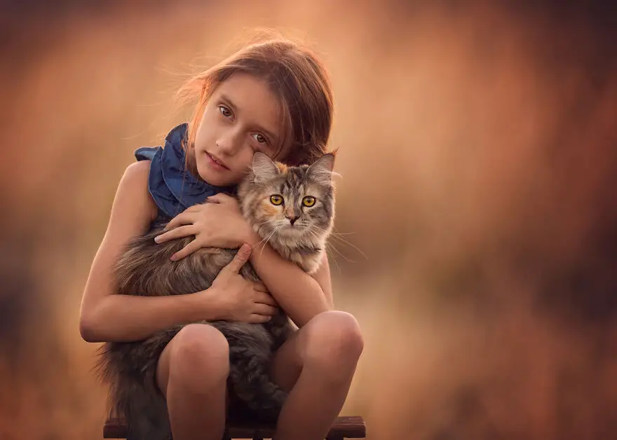 Lisa Holloway Kids Photography With Farm Animals