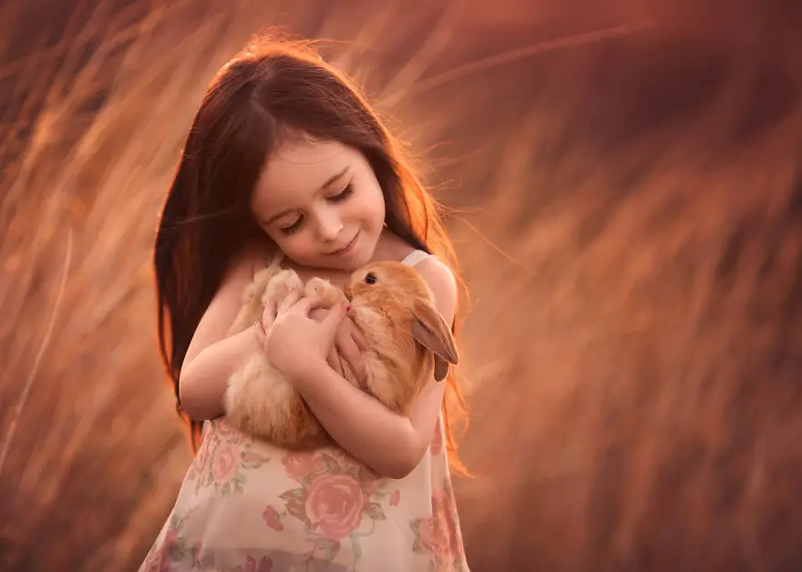 Lisa Holloway Kids Photography With Farm Animals