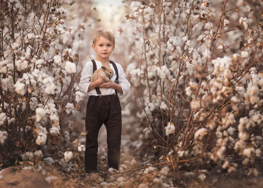 Lisa Holloway Kids Photography With Farm Animals