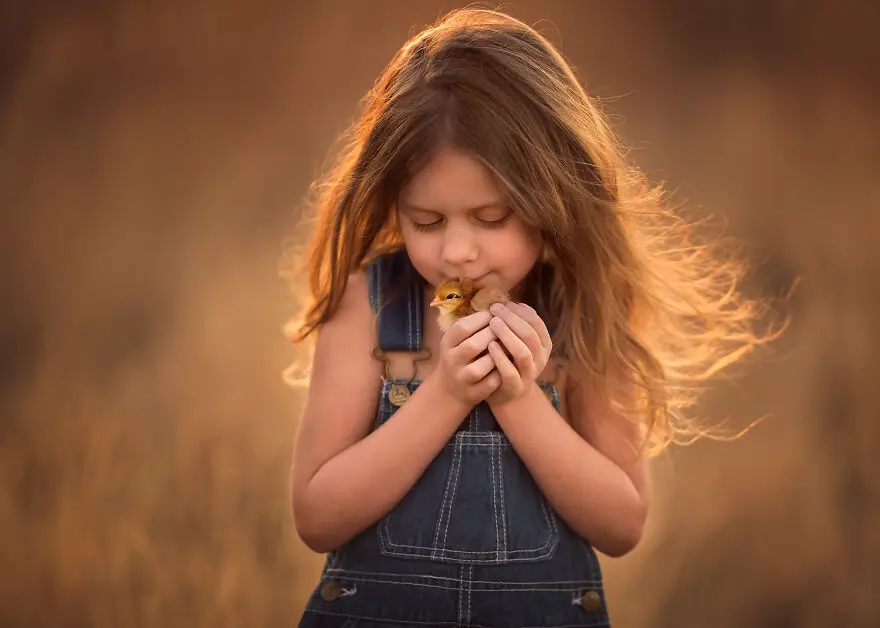 Lisa Holloway Kids Photography With Farm Animals