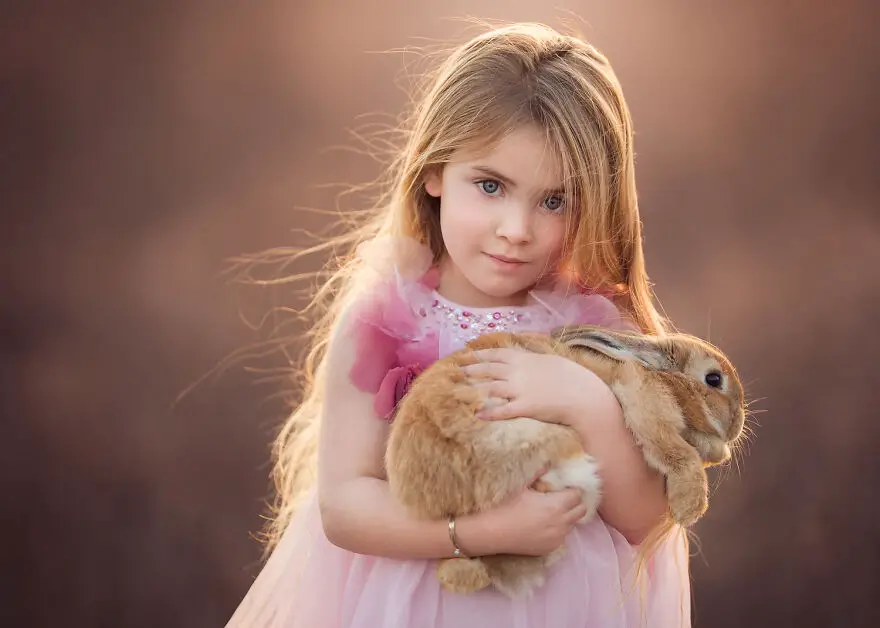 Lisa Holloway Kids Photography With Farm Animals