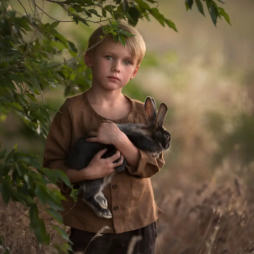 Lisa Holloway Kids Photography With Farm Animals