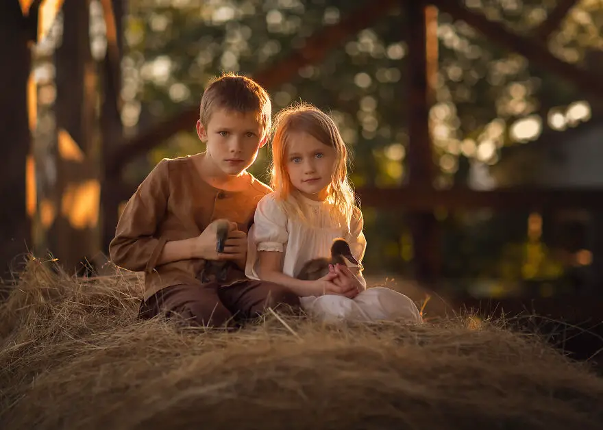 Lisa Holloway Kids Photography With Farm Animals