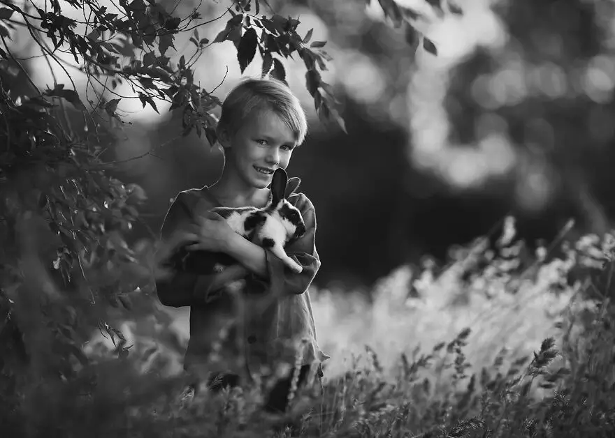 Lisa Holloway Kids Photography With Farm Animals