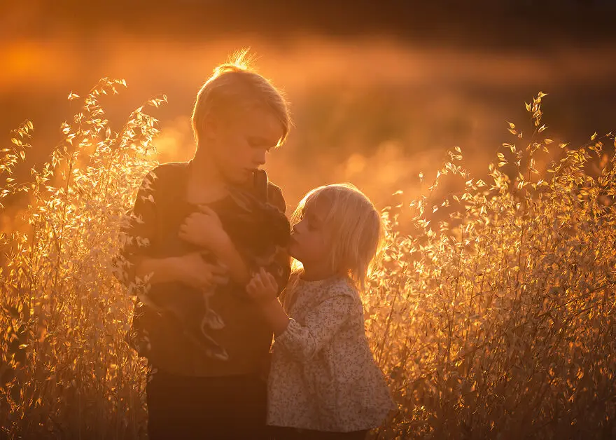 Lisa Holloway Kids Photography With Farm Animals