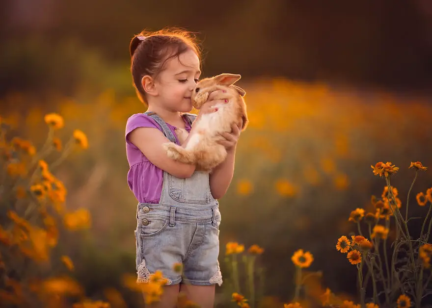 Lisa Holloway Kids Photography With Farm Animals