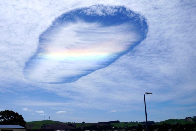 Large cloud hole in the Gippsland region, eastern Victoria, USA